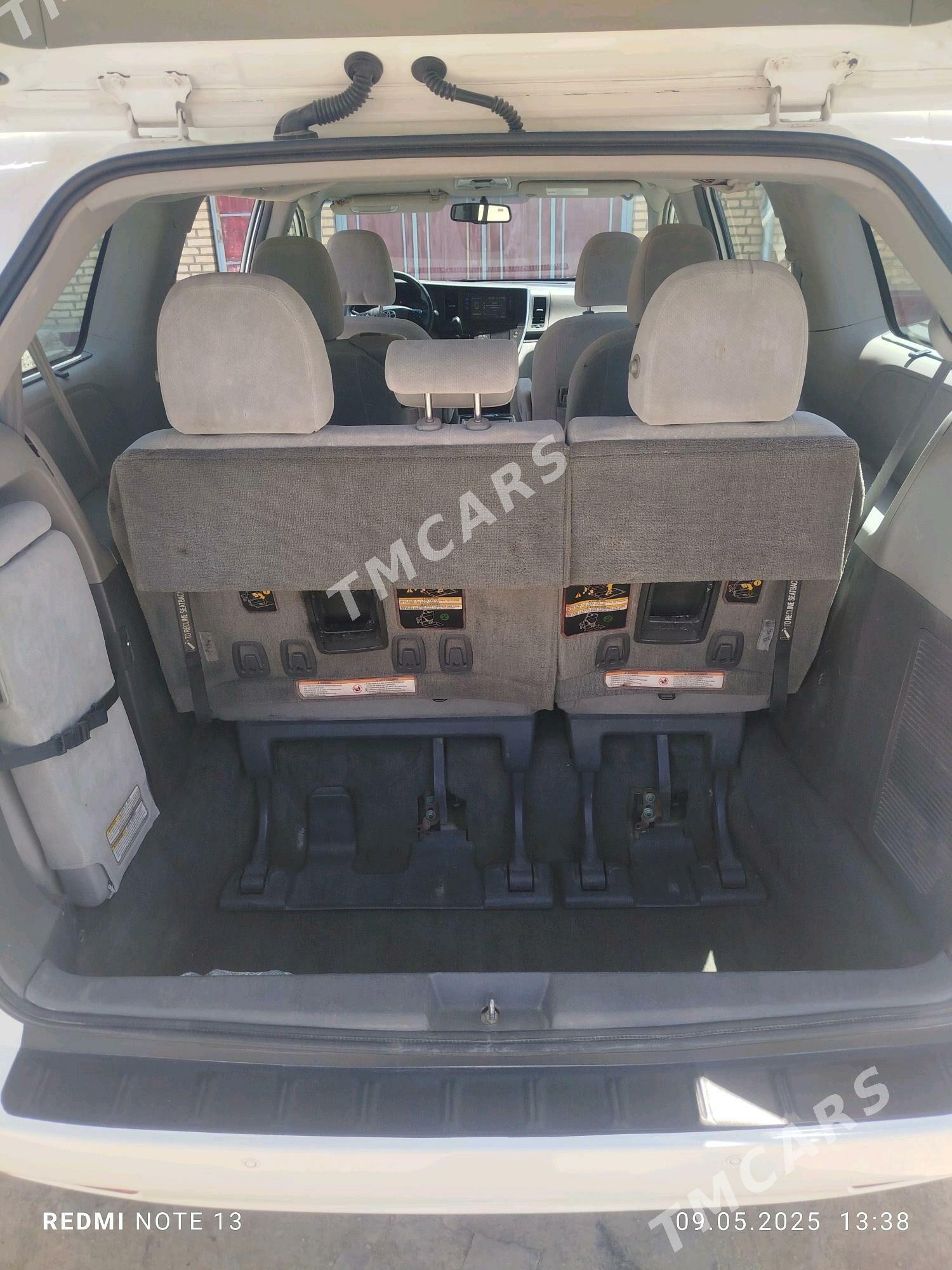 Toyota Sienna 2016 - 310 000 TMT - Мары - img 10