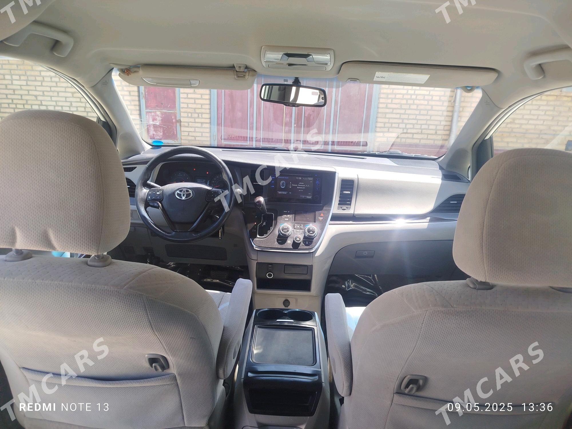 Toyota Sienna 2016 - 310 000 TMT - Мары - img 7