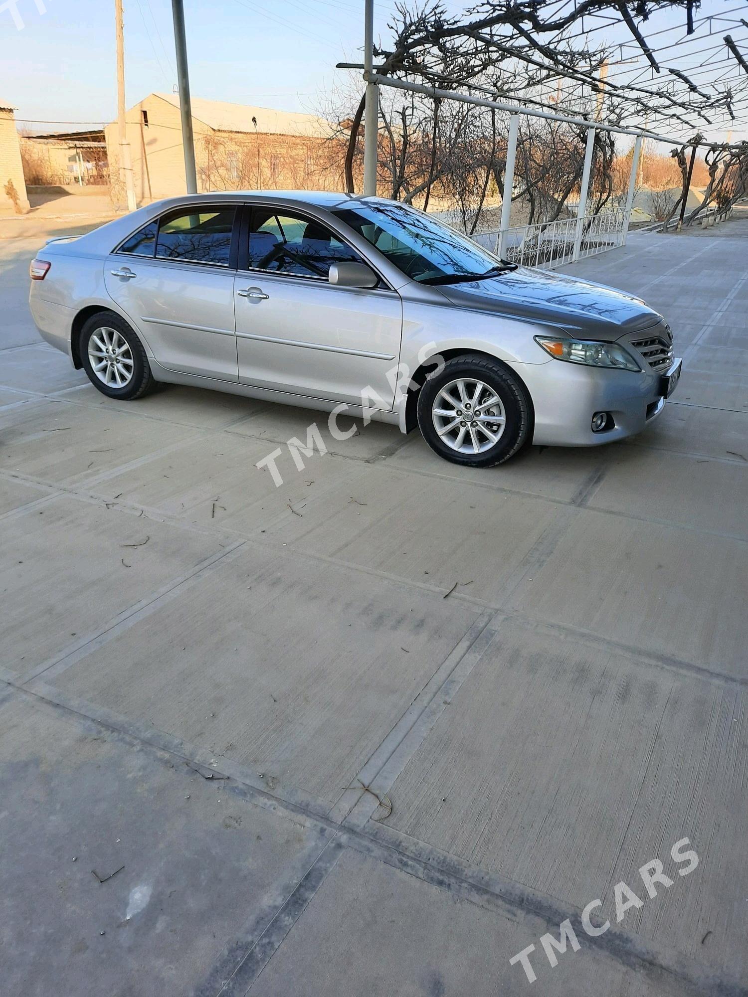 Toyota Camry 2010 - 210 000 TMT - Saýat - img 3