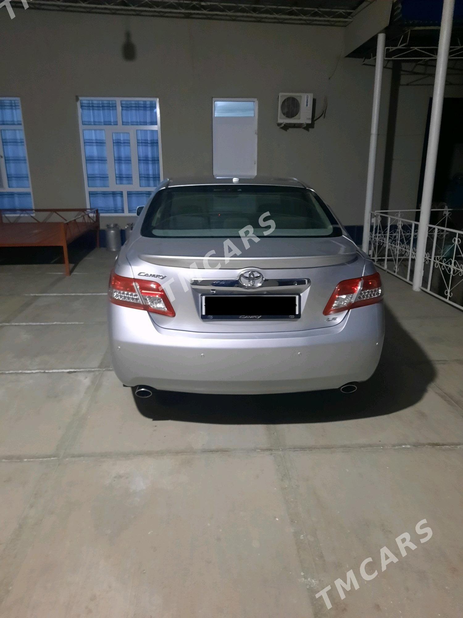 Toyota Camry 2010 - 210 000 TMT - Saýat - img 4