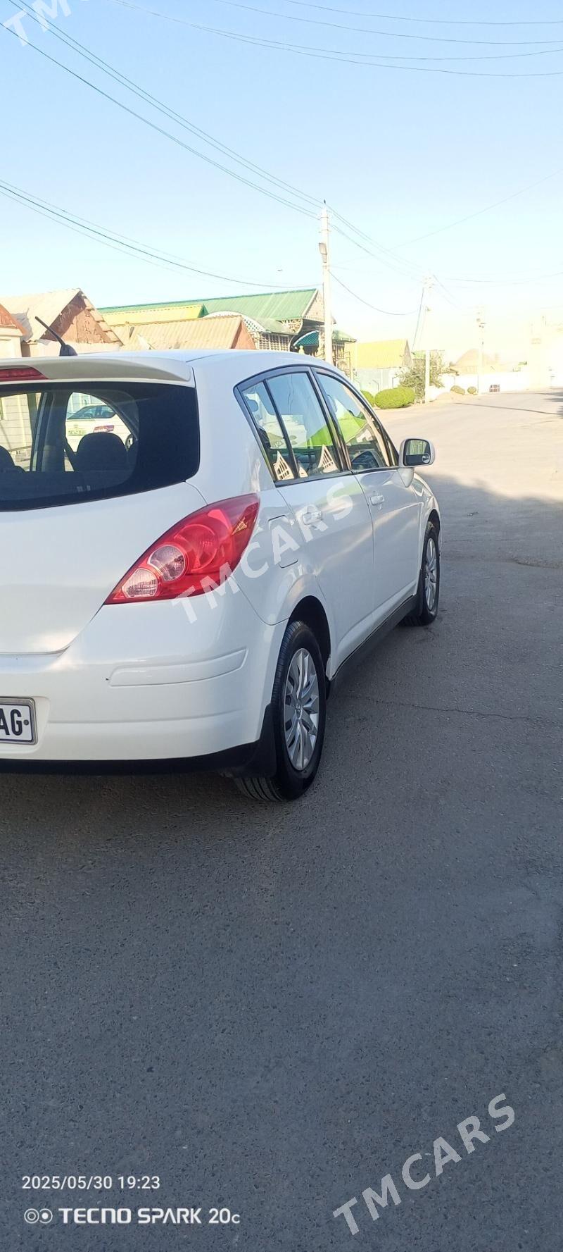 Nissan Versa 2010 - 127 000 TMT - Büzmeýin - img 4