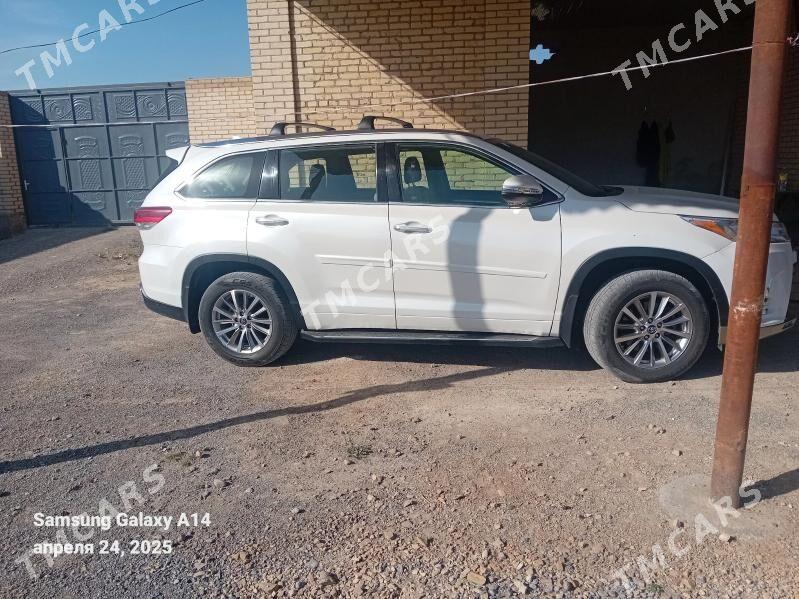 Toyota Highlander 2018 - 460 000 TMT - Köýtendag - img 3