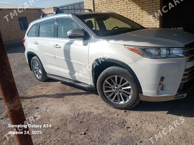 Toyota Highlander 2018 - 460 000 TMT - Köýtendag - img 2