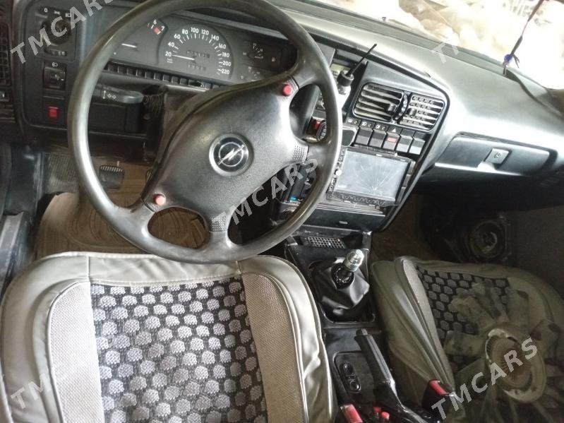 Opel Omega 1992 - 12 000 TMT - Чарджоу - img 2