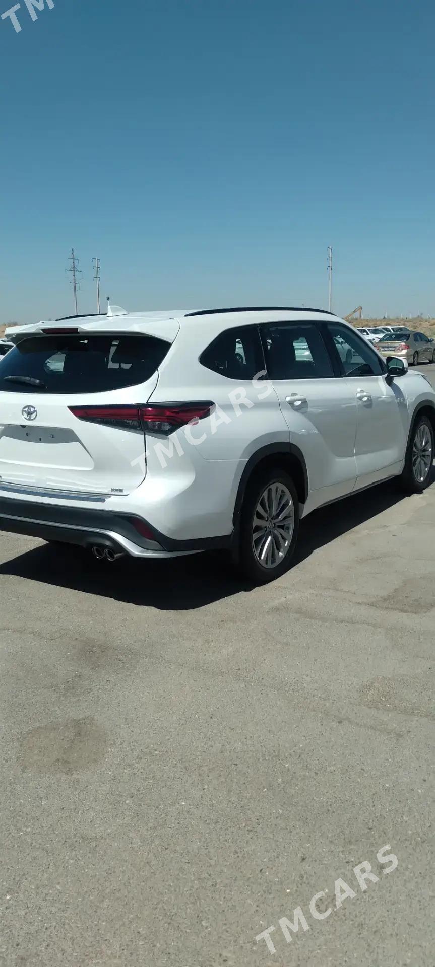 Toyota Highlander 2022 - 570 000 TMT - Ашхабад - img 3
