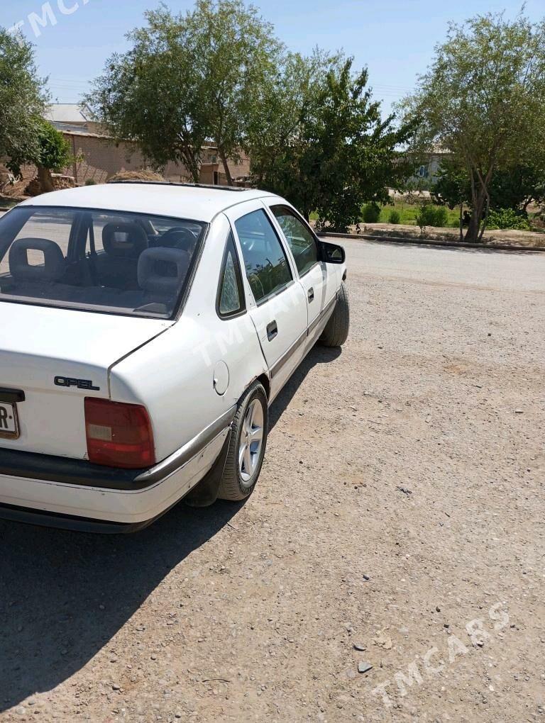 Opel Vectra 1992 - 26 000 TMT - Мары - img 2