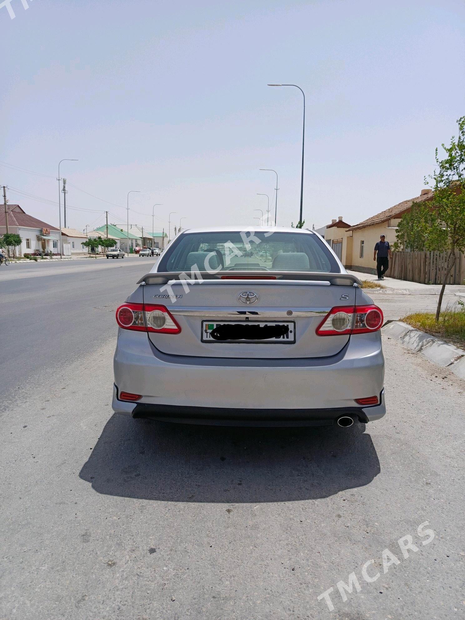Toyota Corolla 2013 - 158 000 TMT - Балканабат - img 4