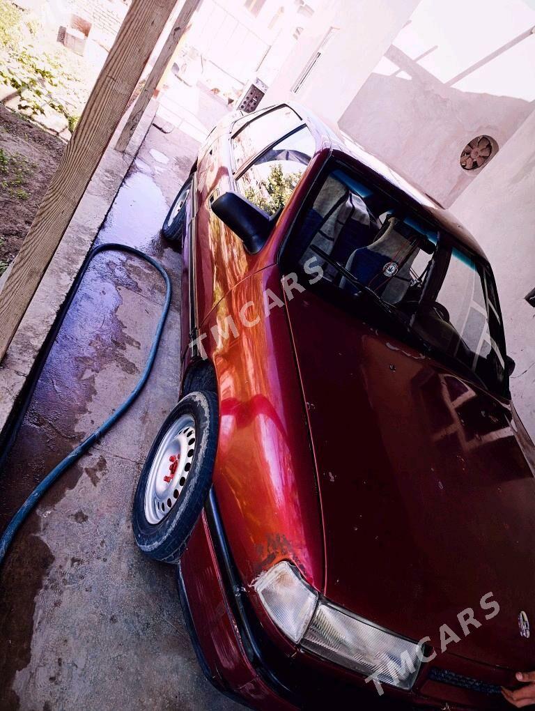 Opel Vectra 1992 - 25 000 TMT - Гурбансолтан Едже - img 8