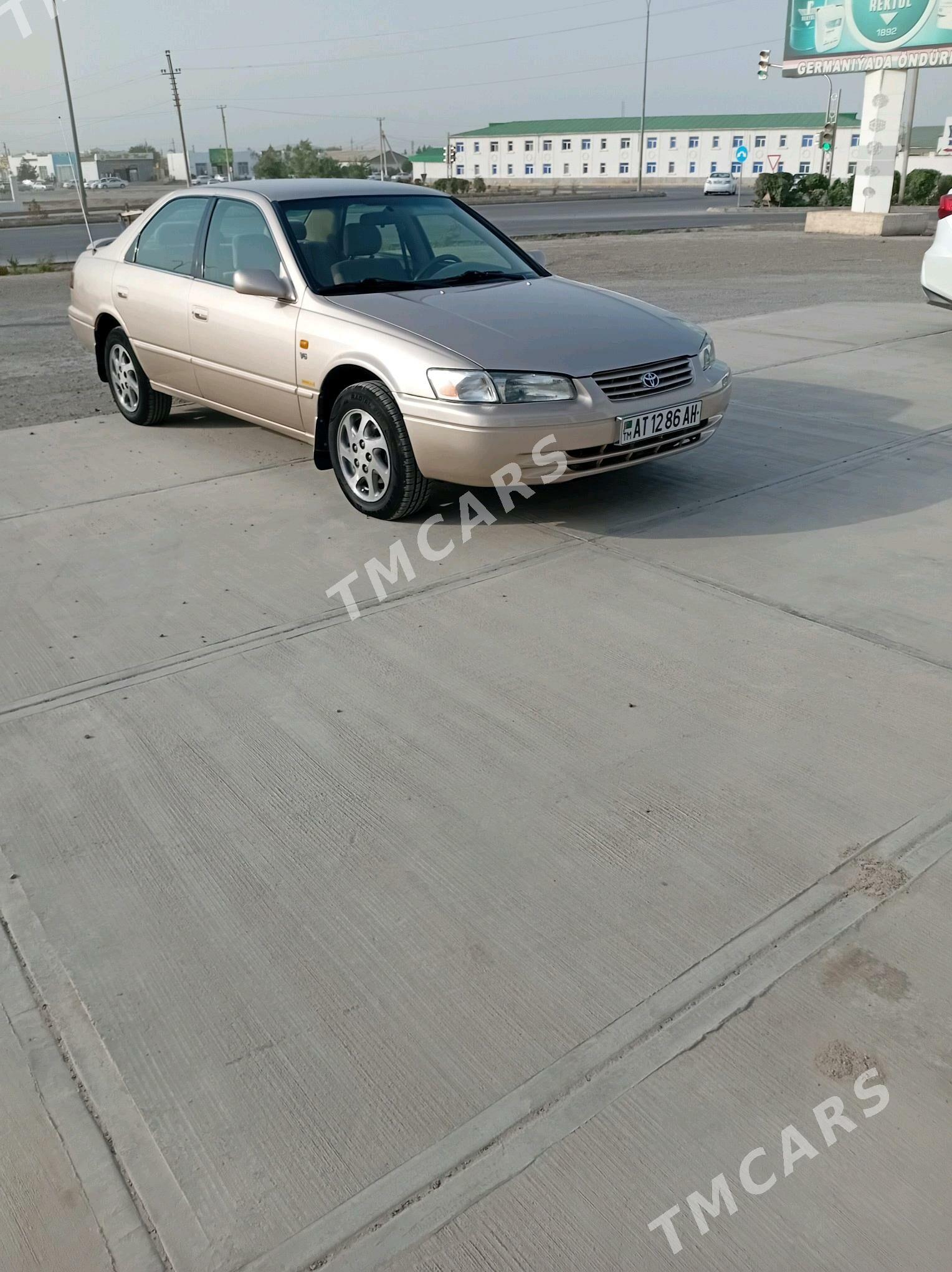 Toyota Camry 1998 - 125 000 TMT - Теджен - img 6