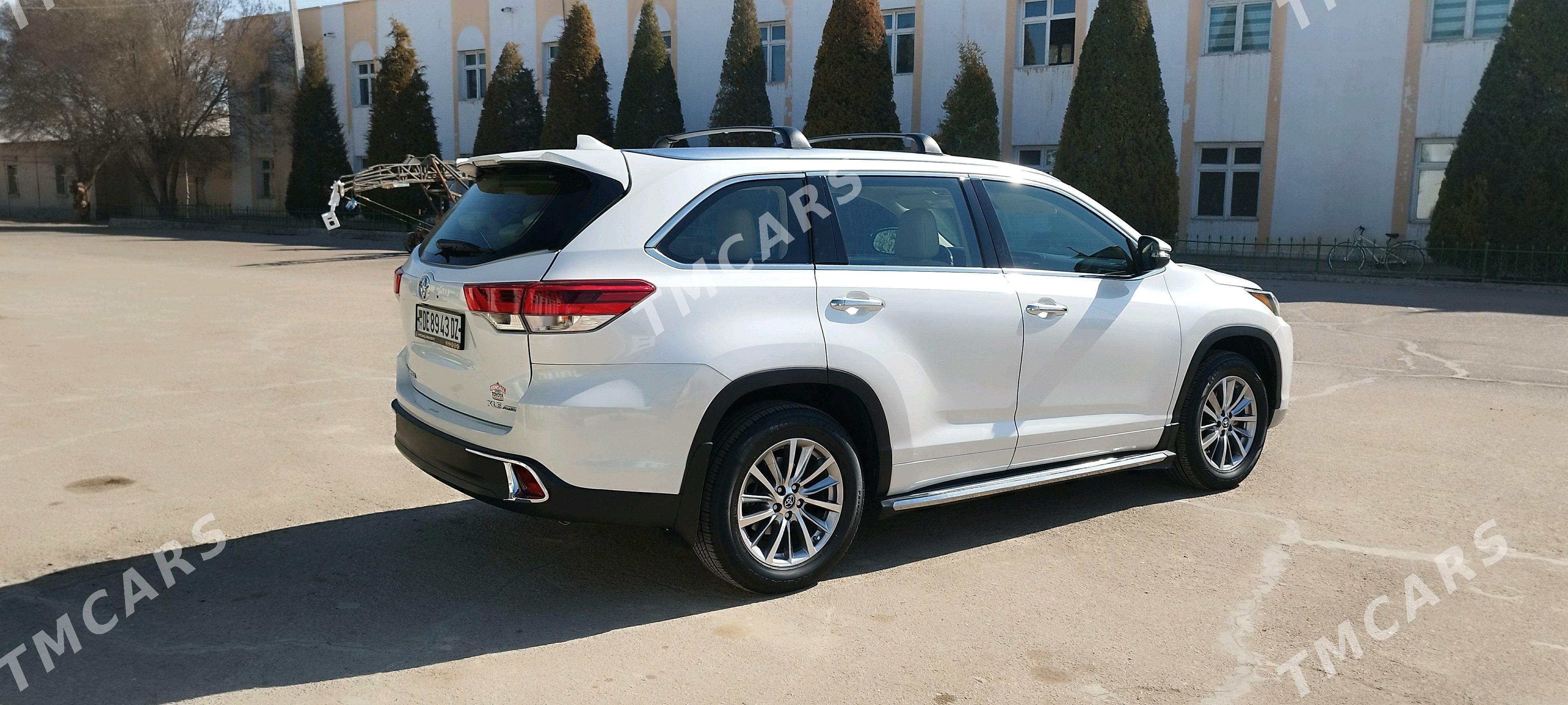 Toyota Highlander 2018 - 560 000 TMT - Дашогуз - img 8