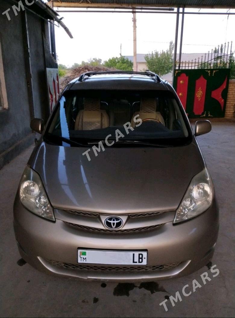 Toyota Sienna 2009 - 210 000 TMT - Türkmenabat - img 3