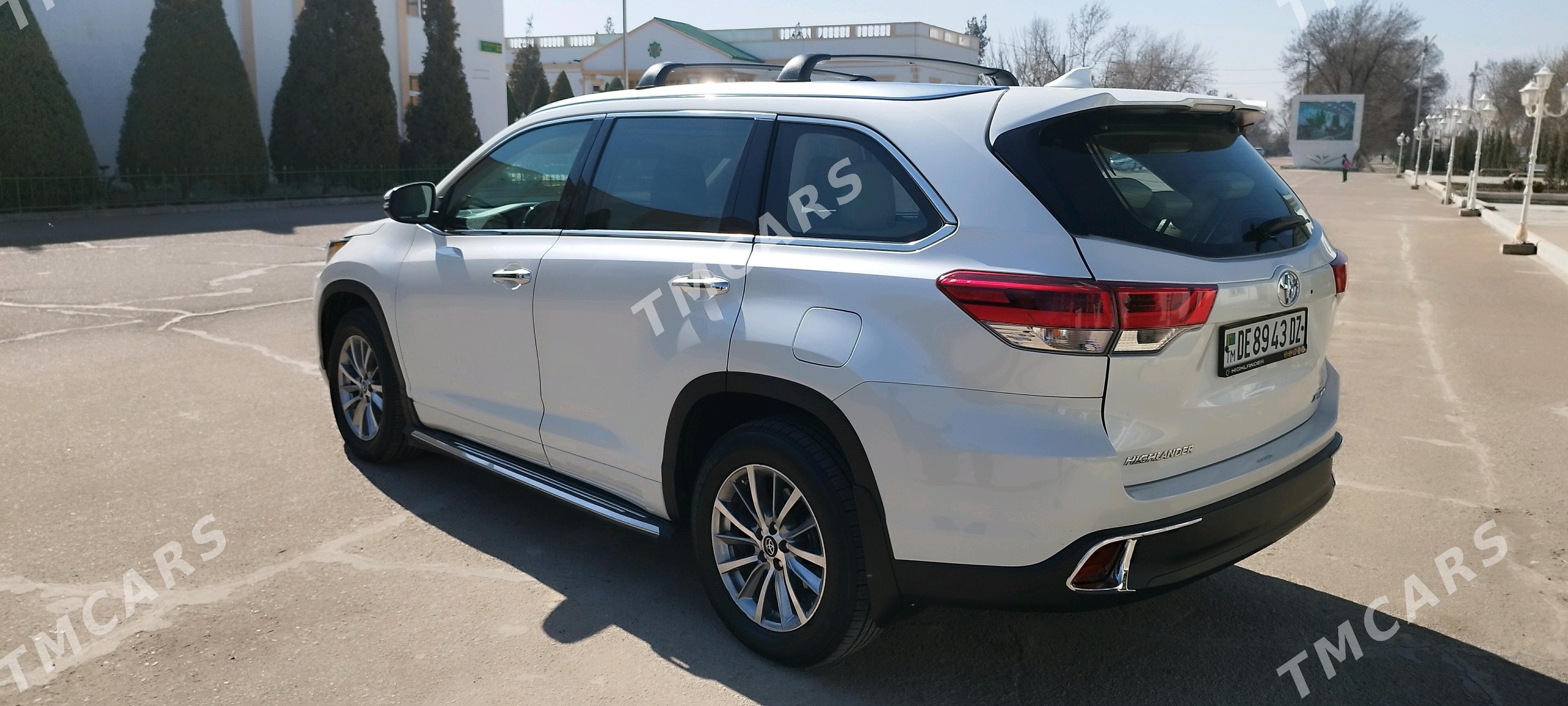 Toyota Highlander 2018 - 560 000 TMT - Дашогуз - img 9