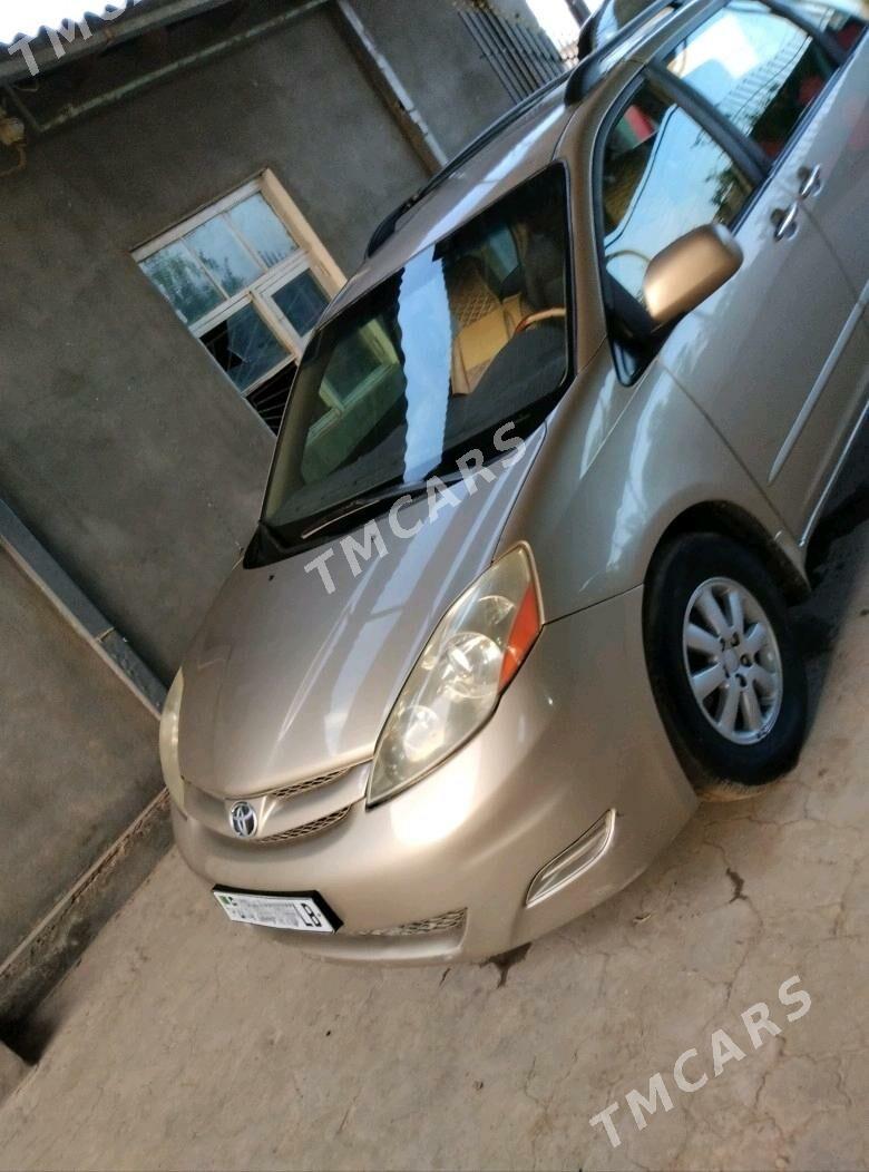 Toyota Sienna 2009 - 210 000 TMT - Türkmenabat - img 6