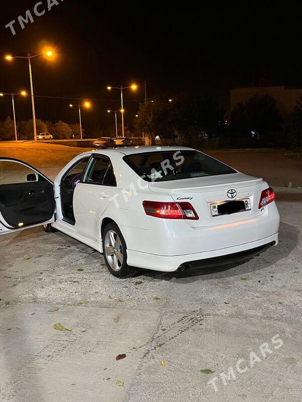 Toyota Camry 2011 - 190 000 TMT - Байрамали - img 4