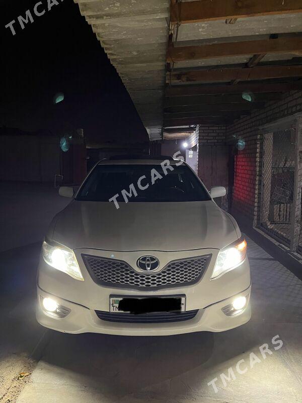 Toyota Camry 2011 - 190 000 TMT - Байрамали - img 2
