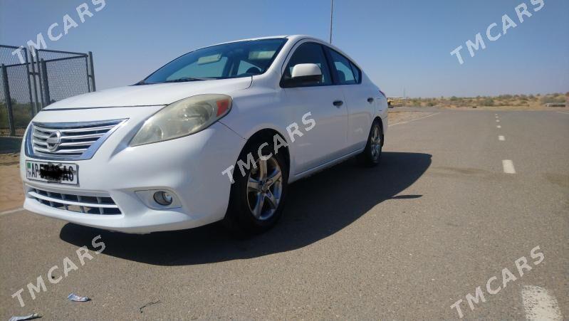 Nissan Versa 2013 - 105 000 TMT - 8 мкр - img 2