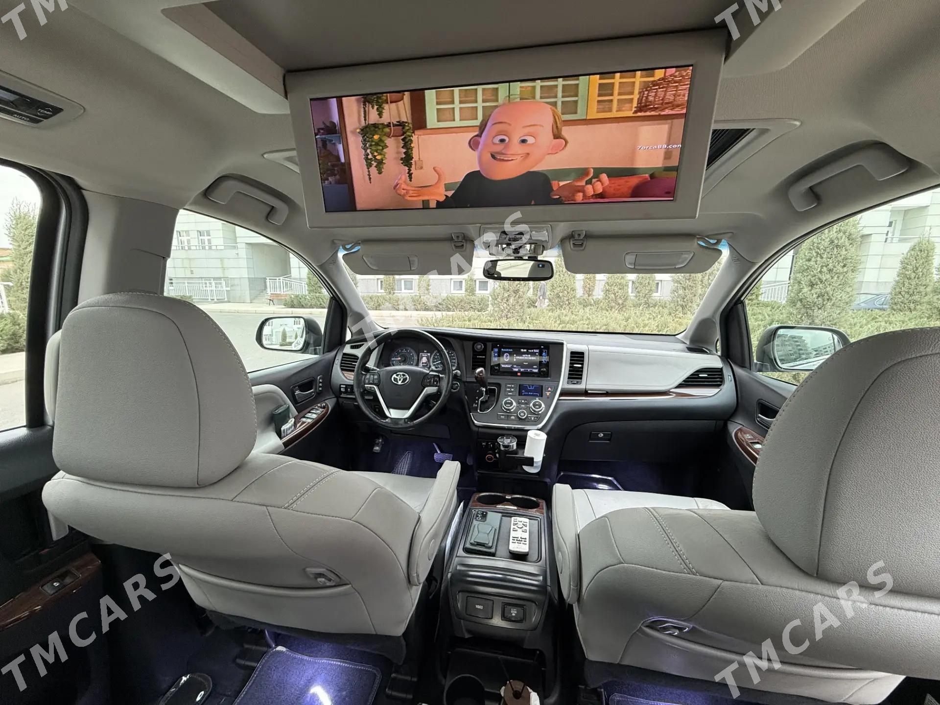 Toyota Sienna 2018 - 400 000 TMT - Мары - img 5