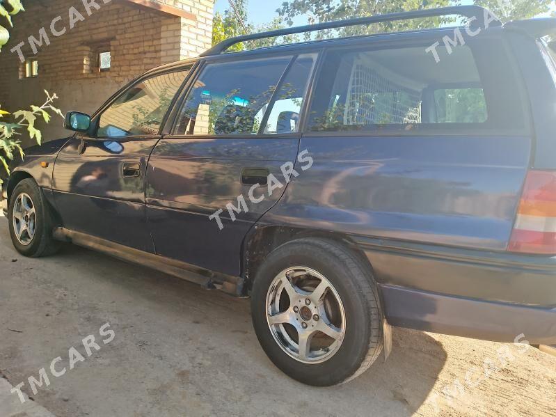 Opel Astra 1995 - 35 000 TMT - Дянев - img 3