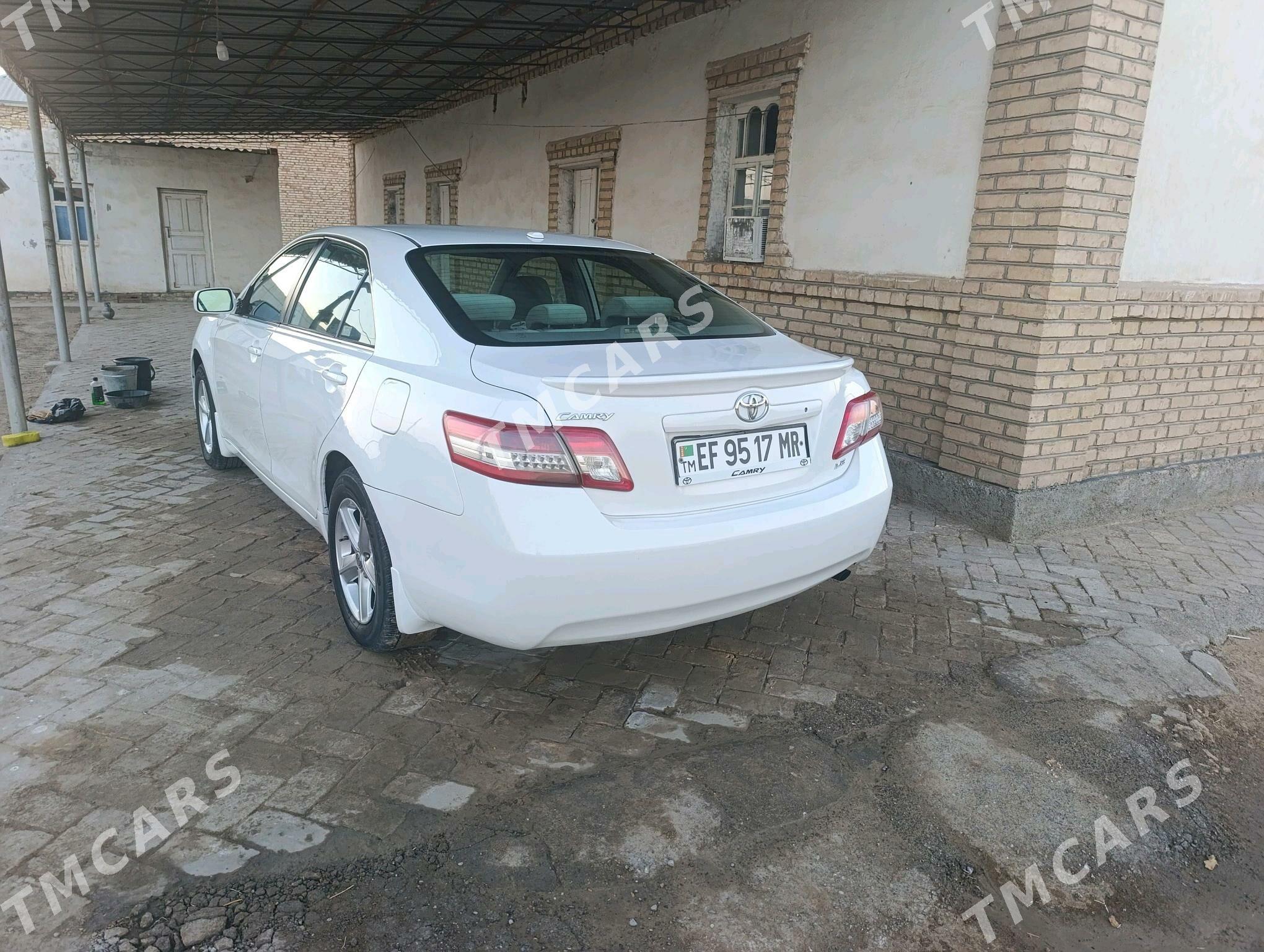 Toyota Camry 2010 - 170 000 TMT - Ёлётен - img 4