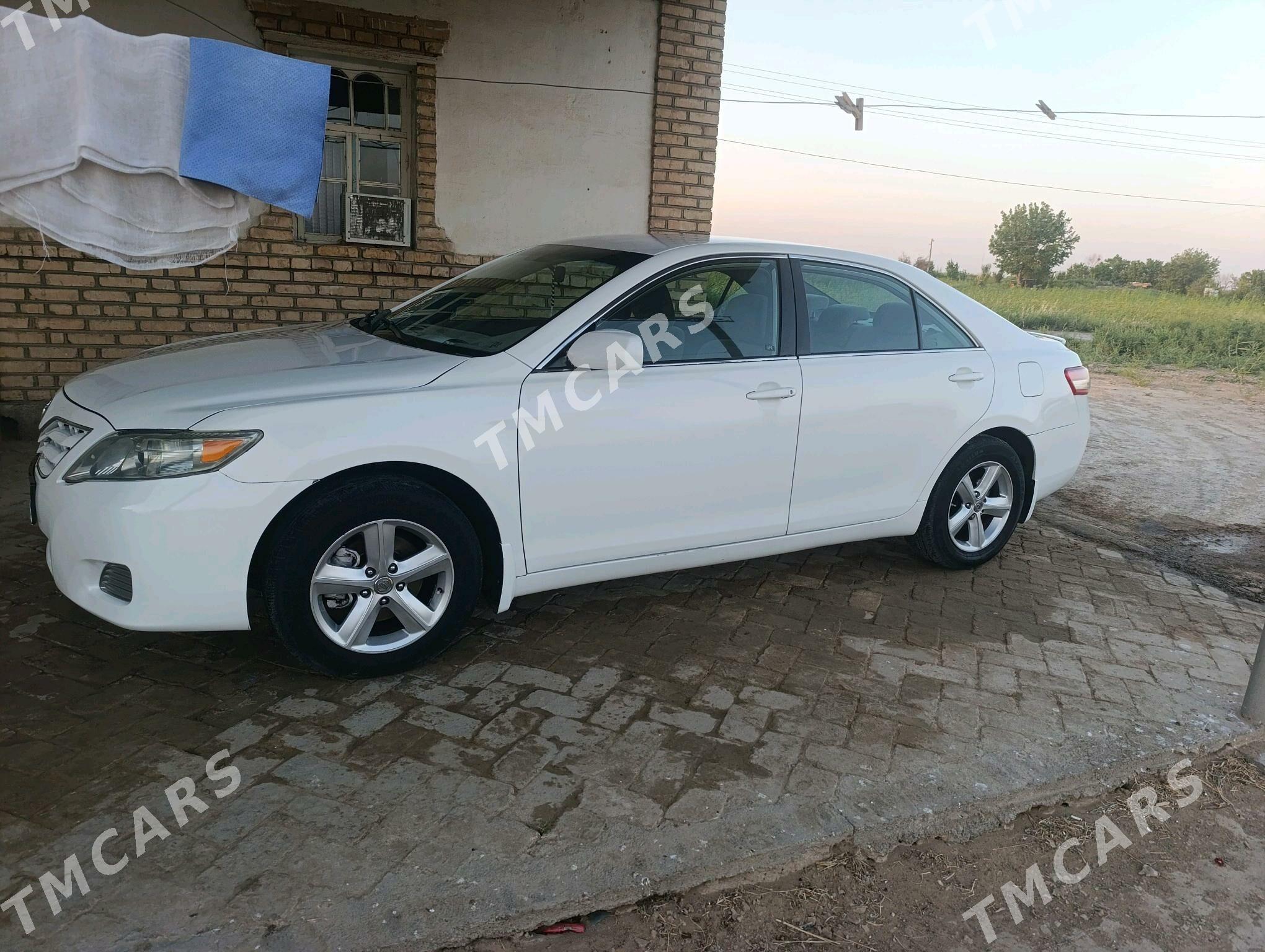Toyota Camry 2010 - 170 000 TMT - Ёлётен - img 2