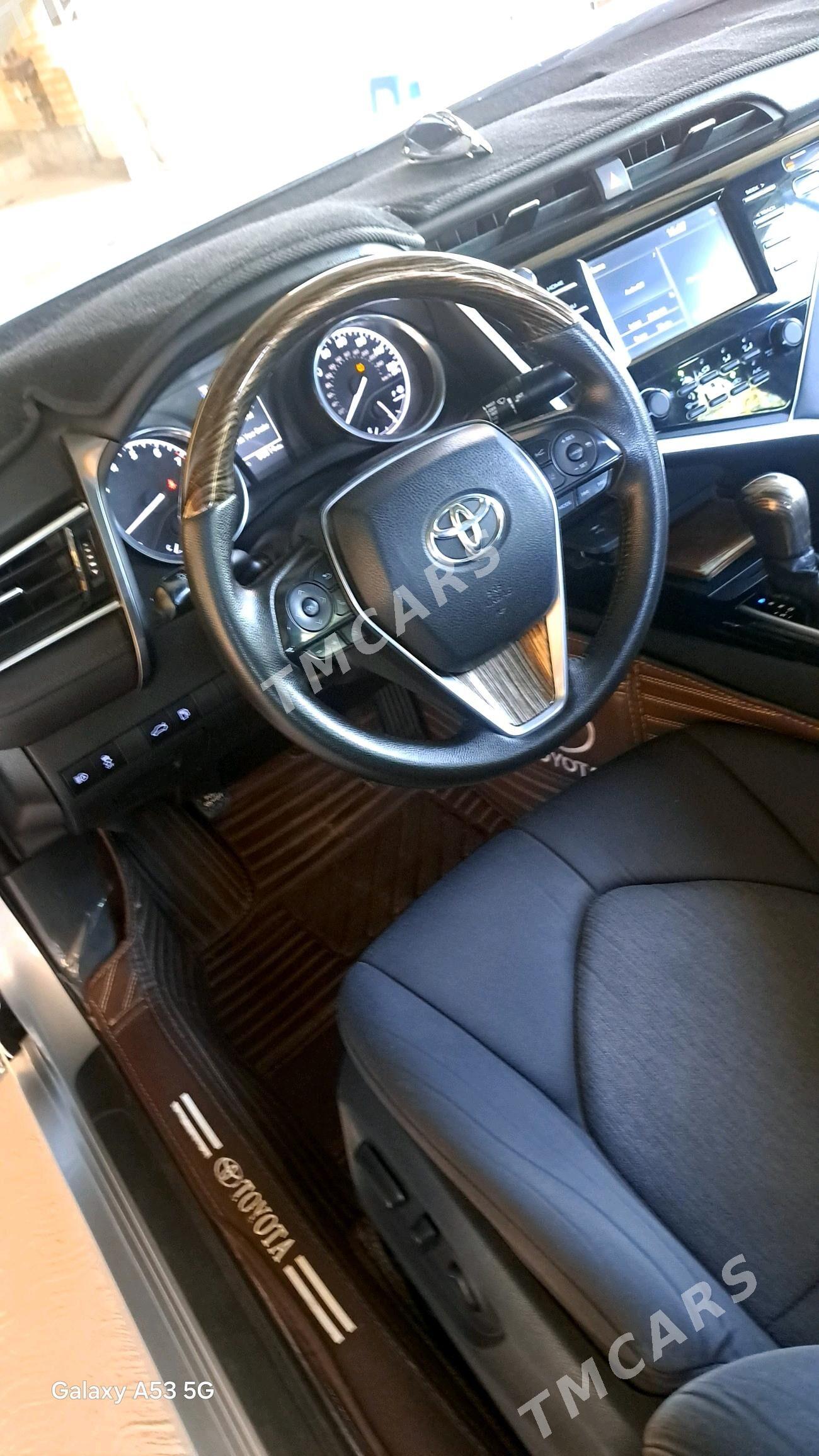 Toyota Camry 2018 - 295 000 TMT - Dänew - img 3