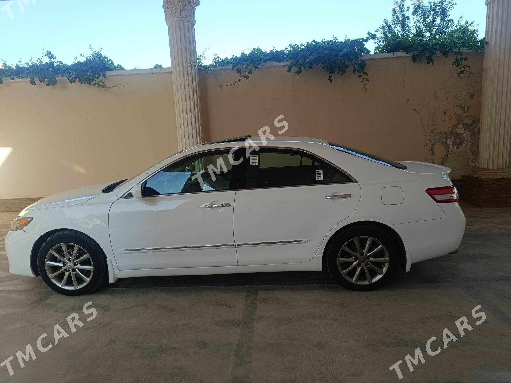 Toyota Camry 2010 - 175 000 TMT - Балканабат - img 3