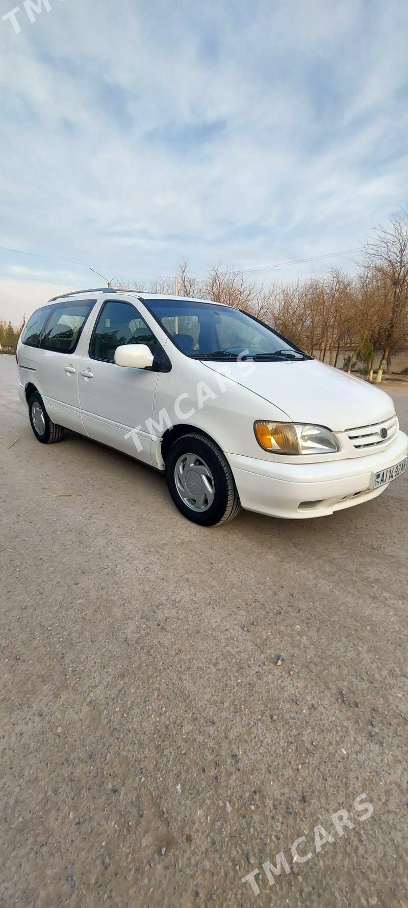 Toyota Sienna 2002 - 160 000 TMT - Теджен - img 2
