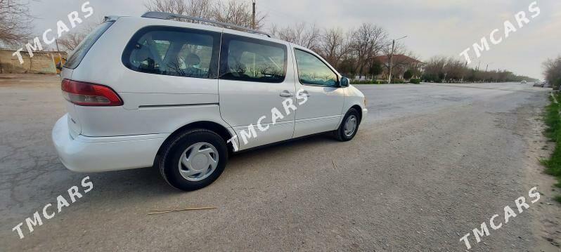 Toyota Sienna 2002 - 160 000 TMT - Теджен - img 3