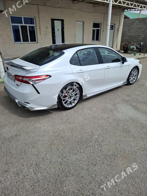 Toyota Camry 2021 - 300 000 TMT - Ашхабад - img 4