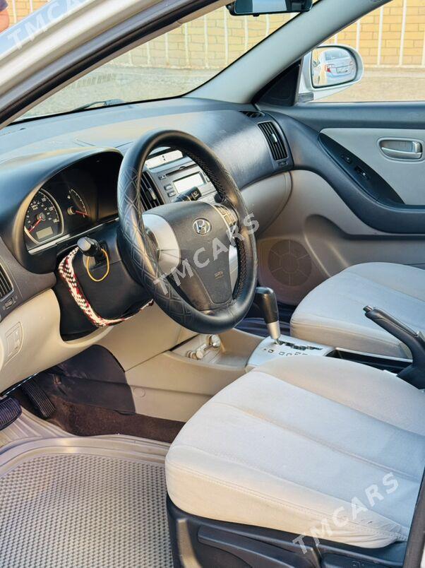Hyundai Elantra 2010 - 110 000 TMT - Туркменабат - img 4