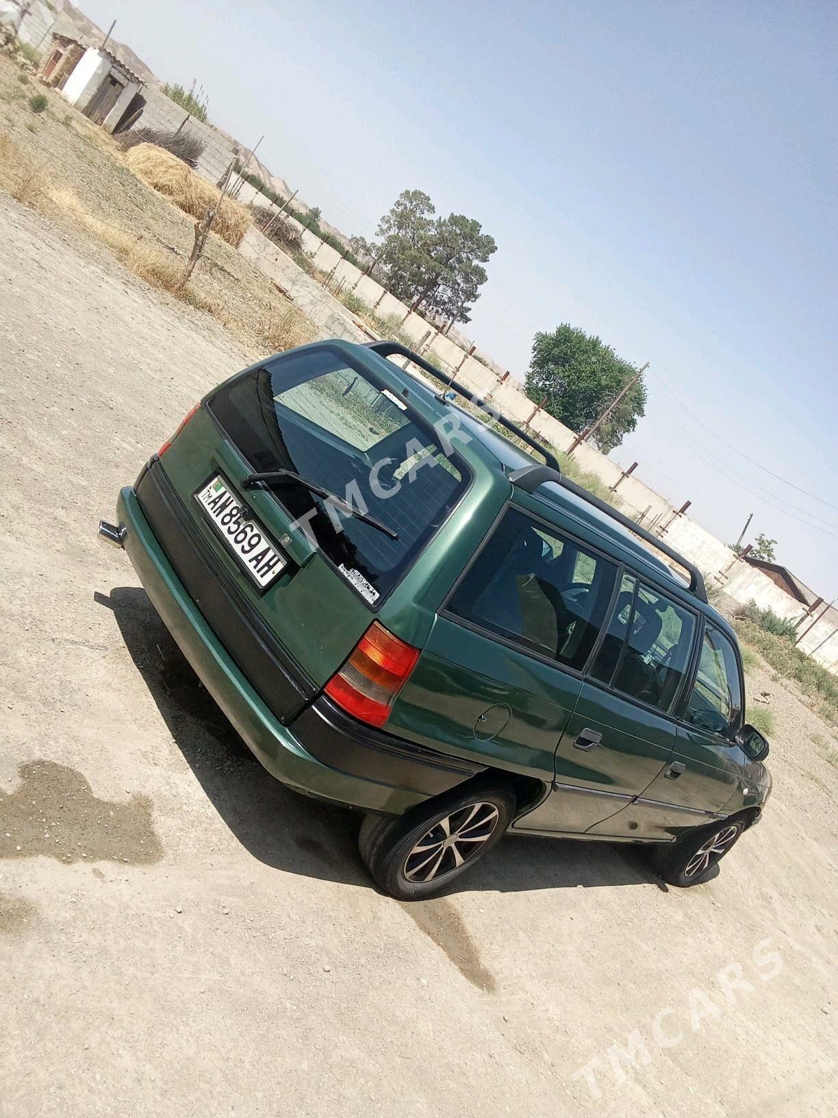 Opel Astra 1996 - 45 000 TMT - Махтумкули - img 3