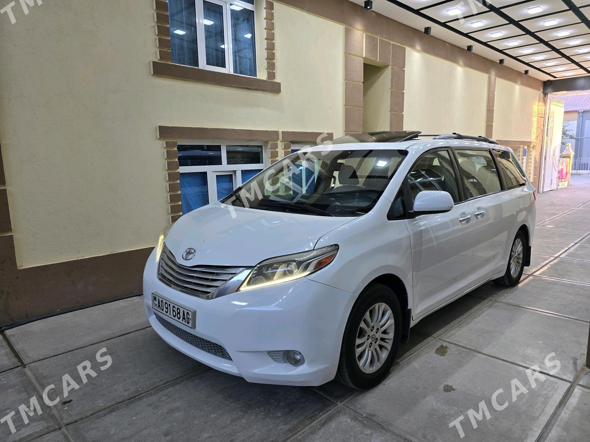 Toyota Sienna 2016 - 410 000 TMT - Чоганлы - img 2