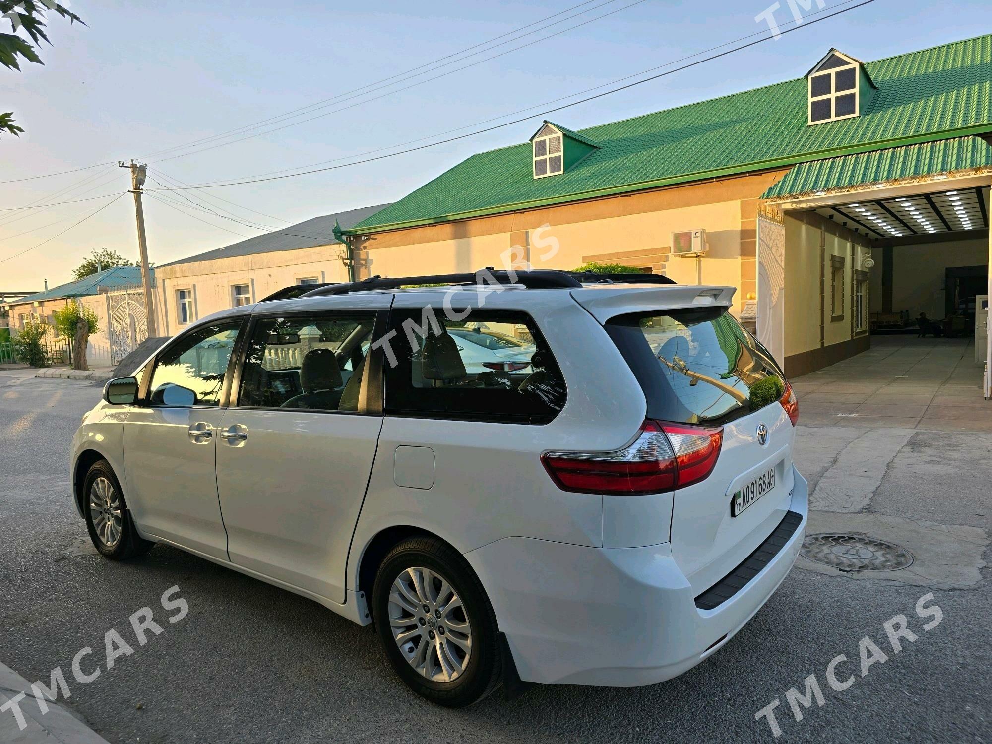 Toyota Sienna 2016 - 410 000 TMT - Чоганлы - img 9