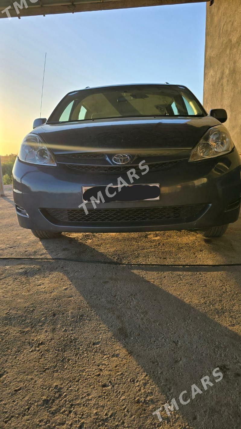 Toyota Sienna 2008 - 175 000 TMT - Губадаг - img 7