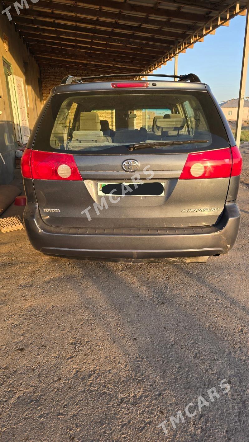 Toyota Sienna 2008 - 175 000 TMT - Губадаг - img 3