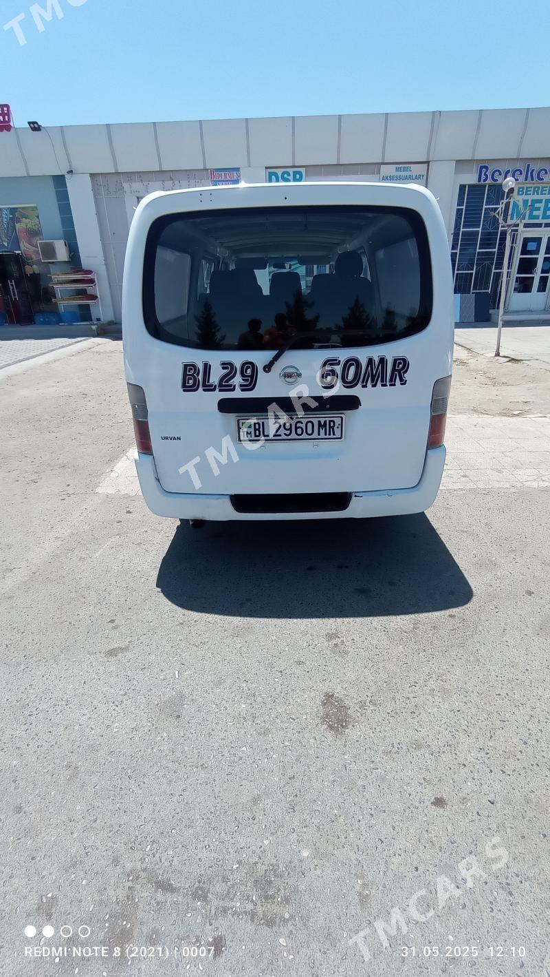 Nissan Urvan 2000 - 100 000 TMT - Байрамали - img 8