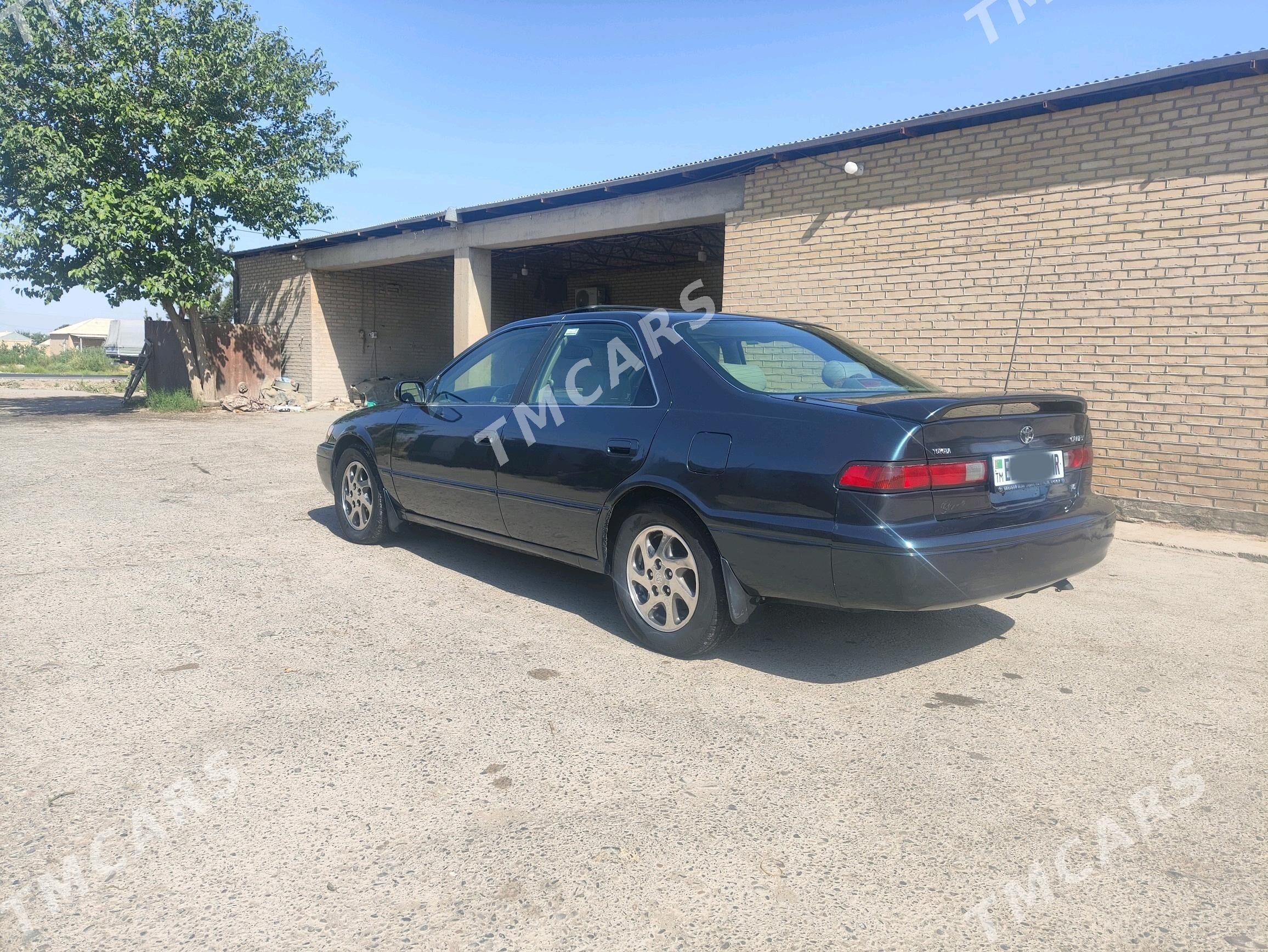 Toyota Camry 1997 - 130 000 TMT - Мары - img 3