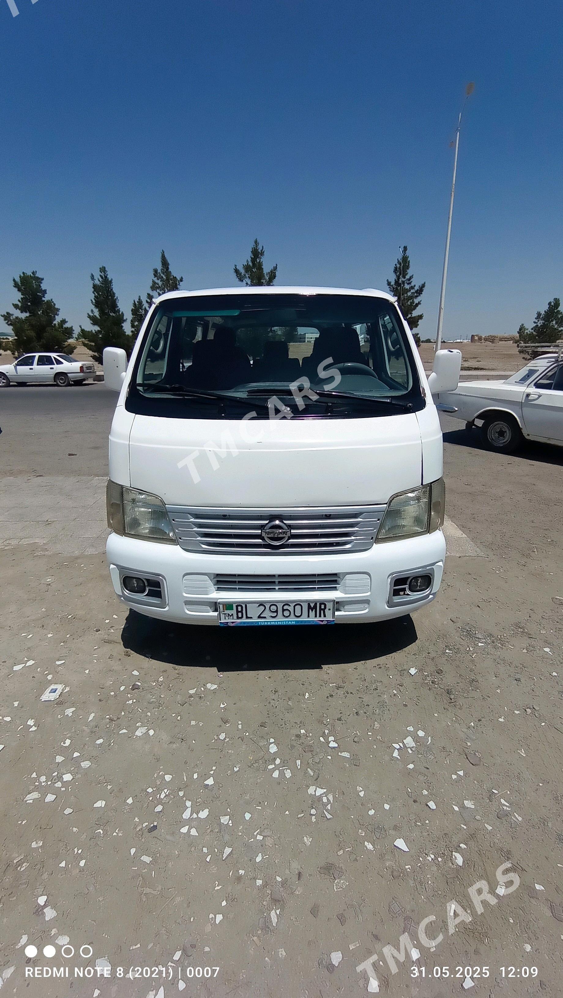 Nissan Urvan 2000 - 100 000 TMT - Байрамали - img 10