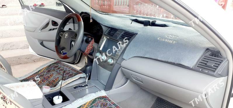 Toyota Camry 2010 - 180 000 TMT - Берекет - img 2