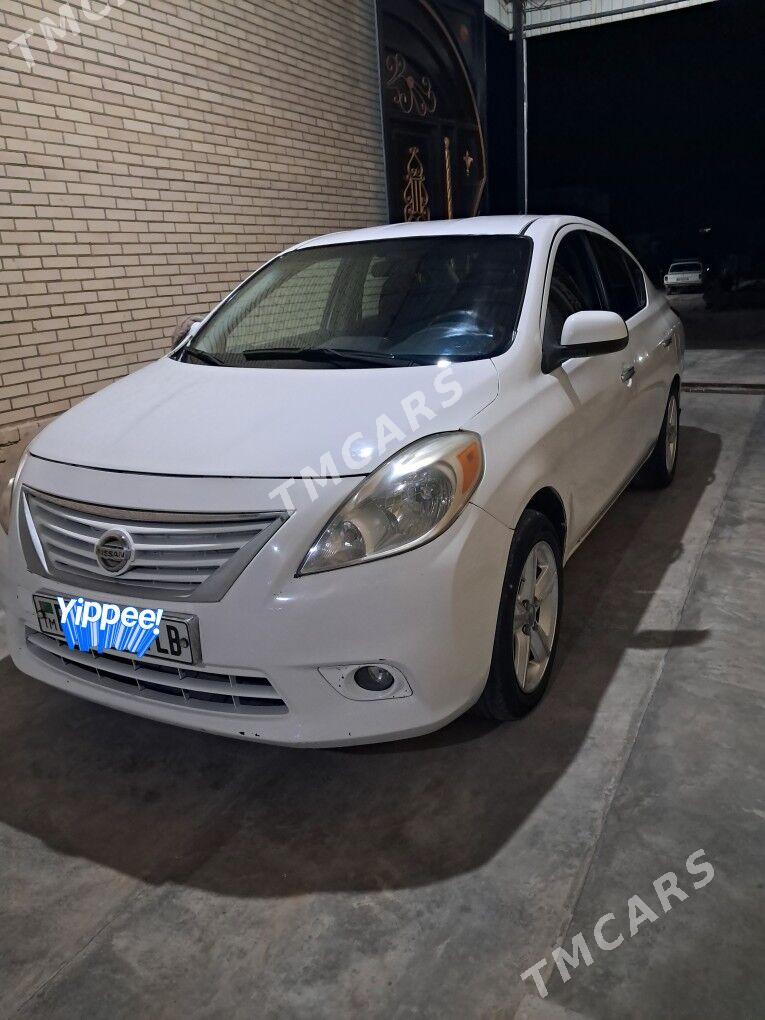 Nissan Versa 2013 - 90 000 TMT - Туркменабат - img 5