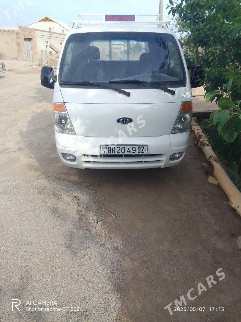 Kia Bongo 2010 - 180 000 TMT - Гурбансолтан Едже - img 4