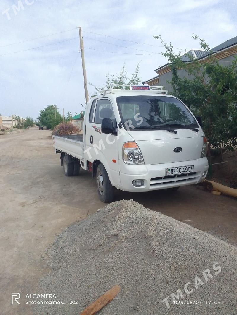 Kia Bongo 2010 - 180 000 TMT - Гурбансолтан Едже - img 5