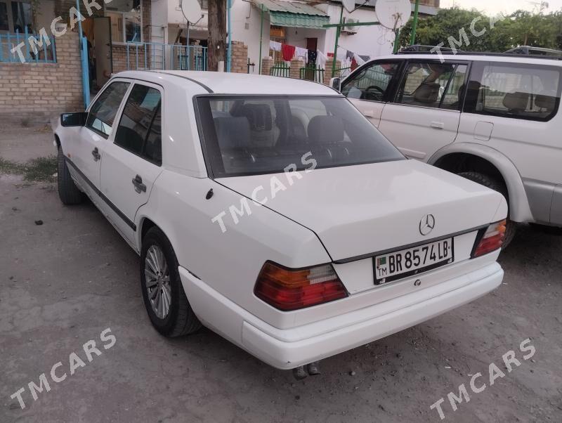 Mercedes-Benz E280 1987 - 30 000 TMT - Туркменабат - img 3