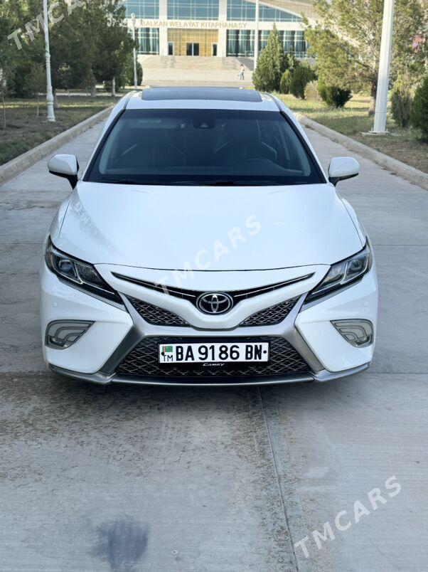 Toyota Camry 2018 - 310 000 TMT - Балканабат - img 3