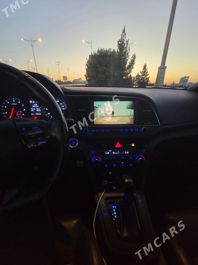 Hyundai Elantra 2017 - 180 000 TMT - Бедев - img 4
