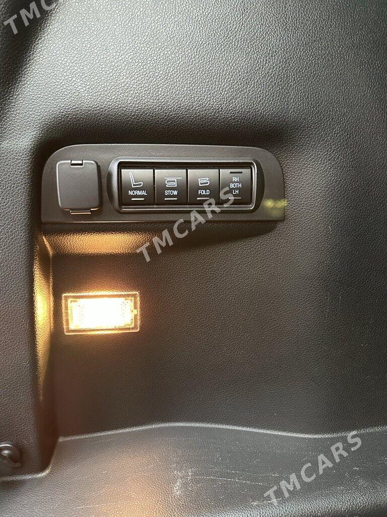 Ford Explorer 2018 - 400 000 TMT - Arçabil şaýoly - img 10
