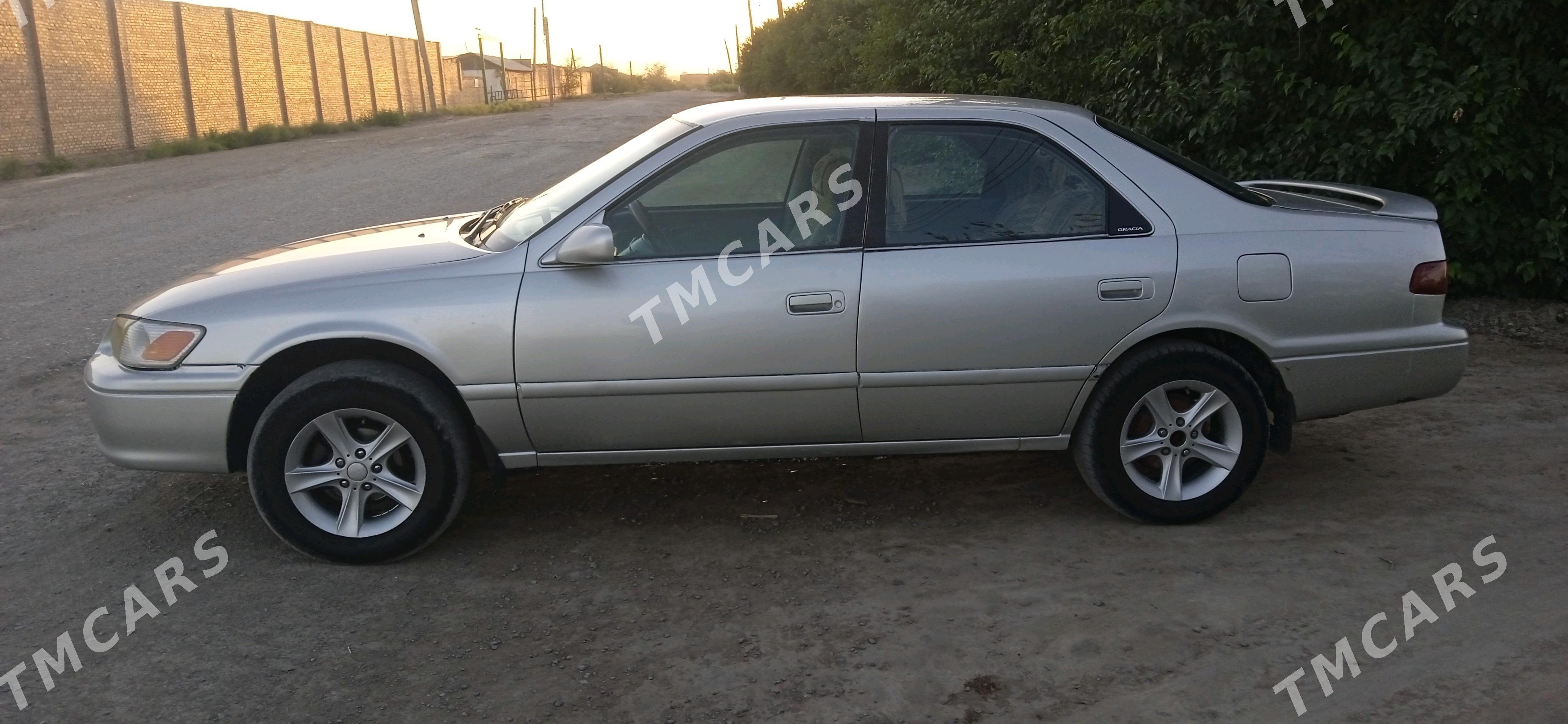 Toyota Camry 1998 - 100 000 TMT - Кёнеургенч - img 5