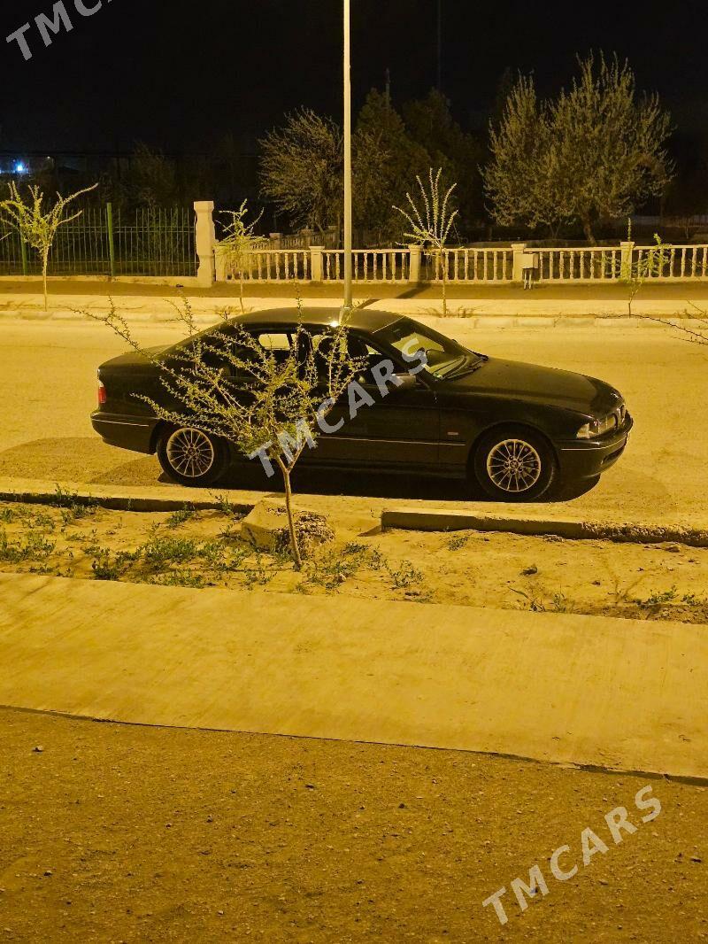 BMW E39 2002 - 126 000 TMT - Gumdag - img 2