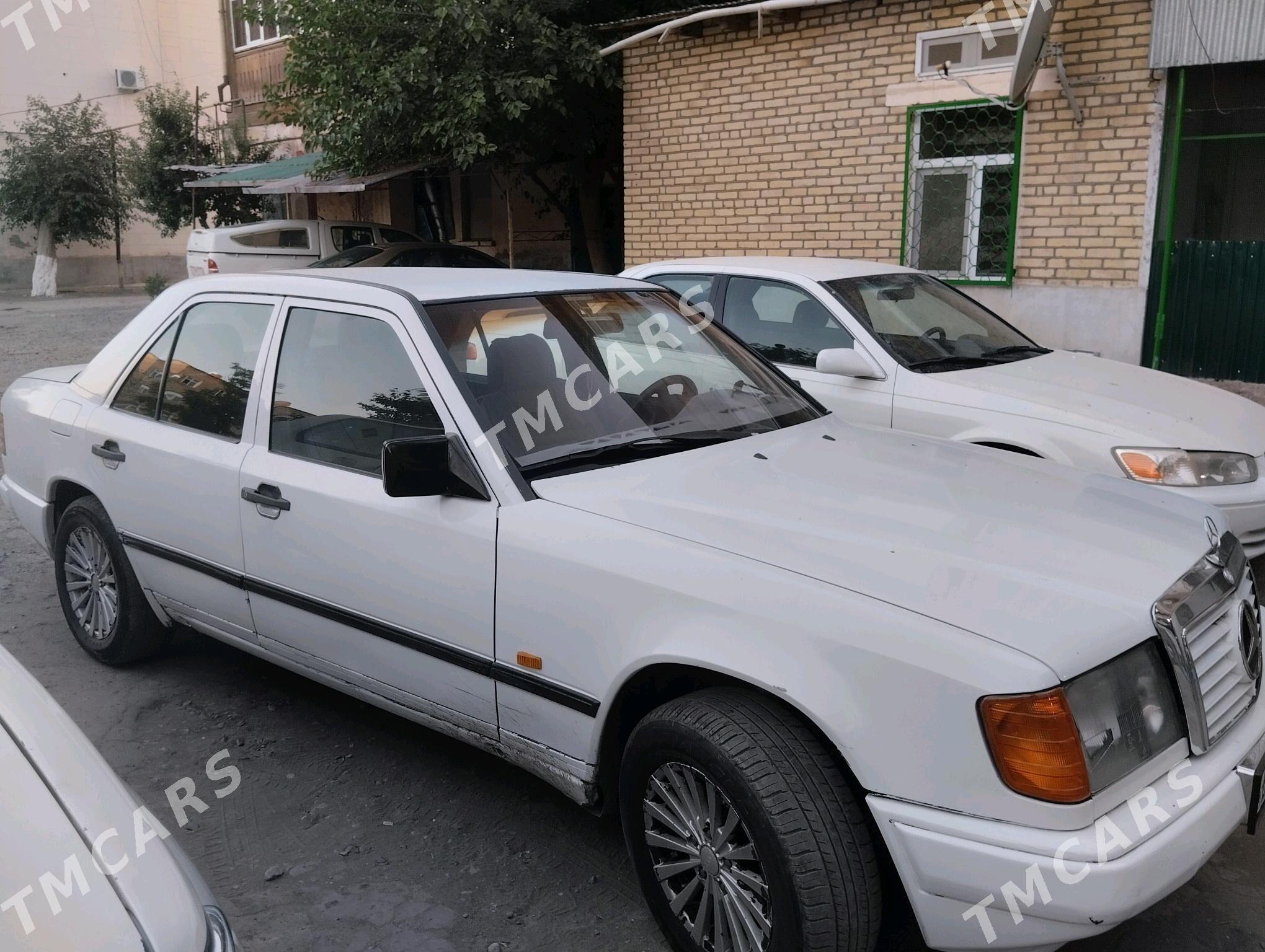 Mercedes-Benz E280 1987 - 30 000 TMT - Туркменабат - img 4