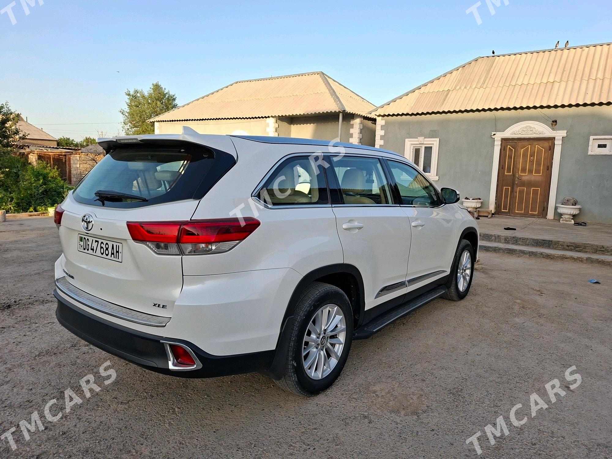 Toyota Highlander 2019 - 480 000 TMT - Теджен - img 4